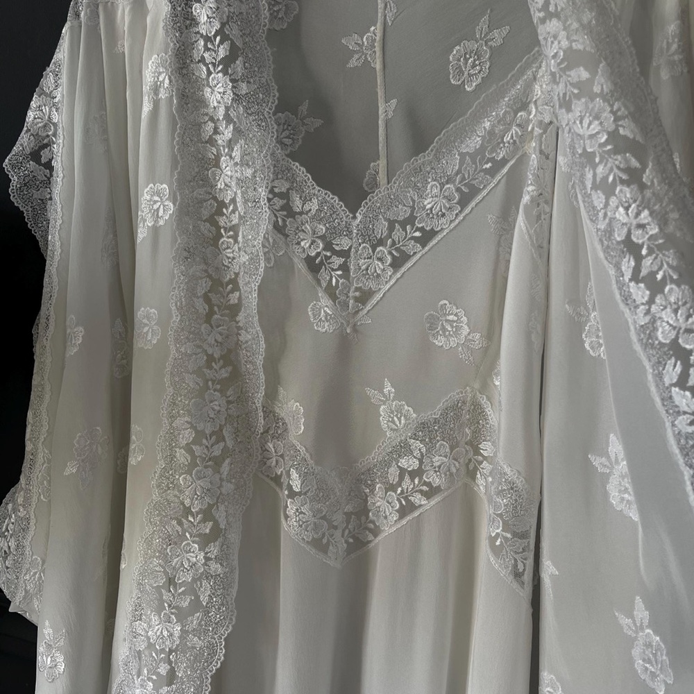 Bridal slip and kimono - Picture 4 of 4